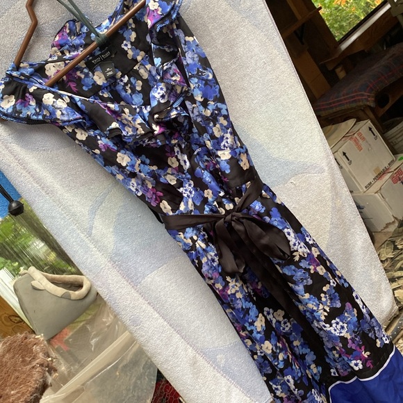 Floral Sleeveless Dress - Picture 17 of 17